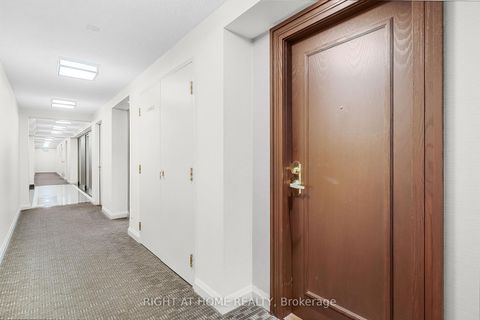 Photo 18 at 1602 - 18 Parkview Avenue, Willowdale East, Toronto