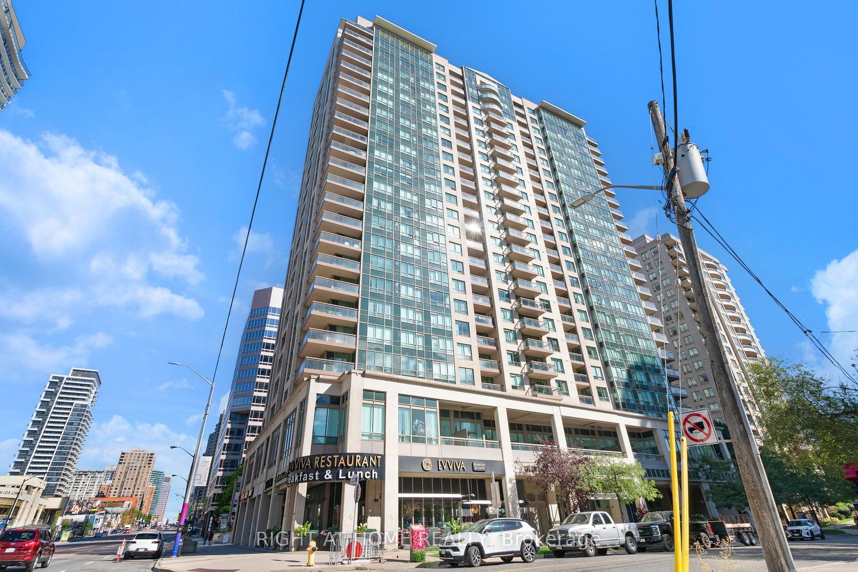 1602 - 18 Parkview Avenue, Willowdale East, Toronto 