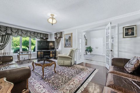 Photo 4 at 80 Glenayr Road, Bayview Hill, Richmond Hill