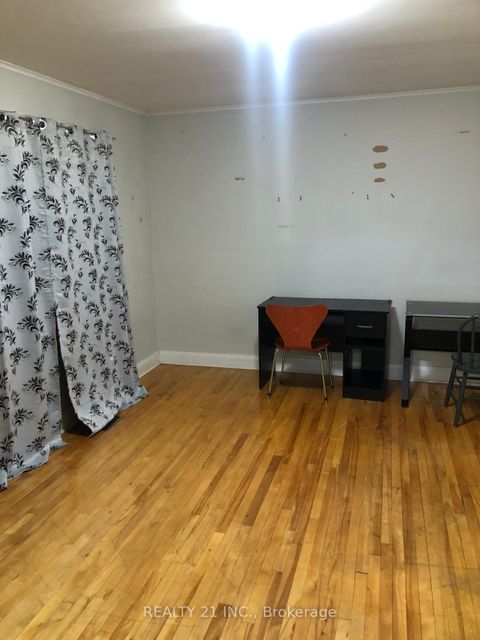 Photo 2 at 16 Horfield Avenue, Cliffcrest, Toronto