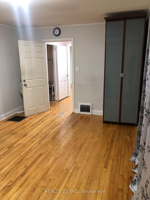 Photo 4 at 16 Horfield Avenue, Cliffcrest, Toronto
