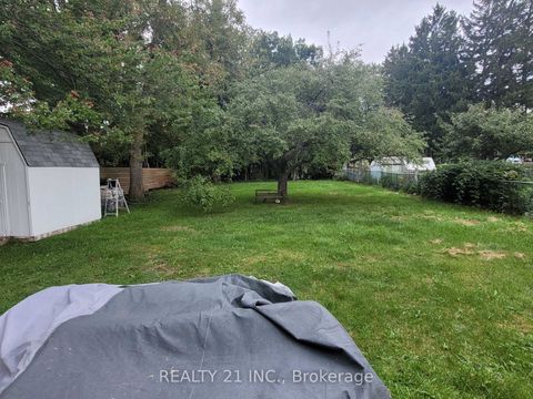 Photo 21 at 16 Horfield Avenue, Cliffcrest, Toronto