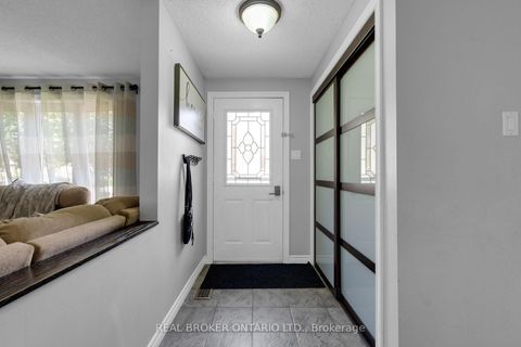 Photo 5 at 37 Hickling Trail, Grove East, Barrie
