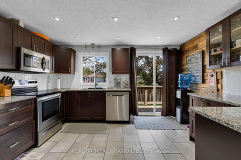 Photo 11 at 37 Hickling Trail, Grove East, Barrie