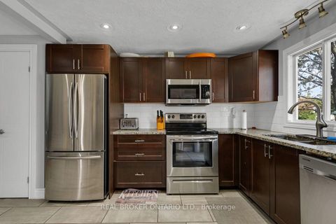 Photo 12 at 37 Hickling Trail, Grove East, Barrie