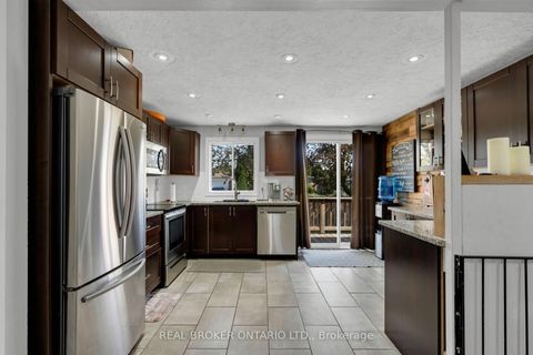 Photo 13 at 37 Hickling Trail, Grove East, Barrie