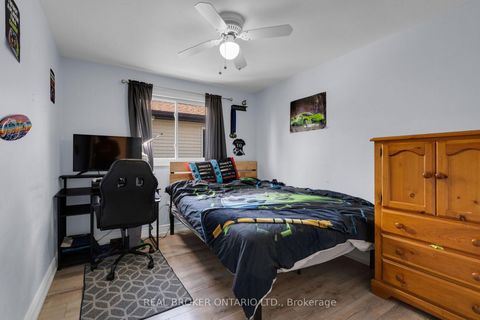 Photo 23 at 37 Hickling Trail, Grove East, Barrie
