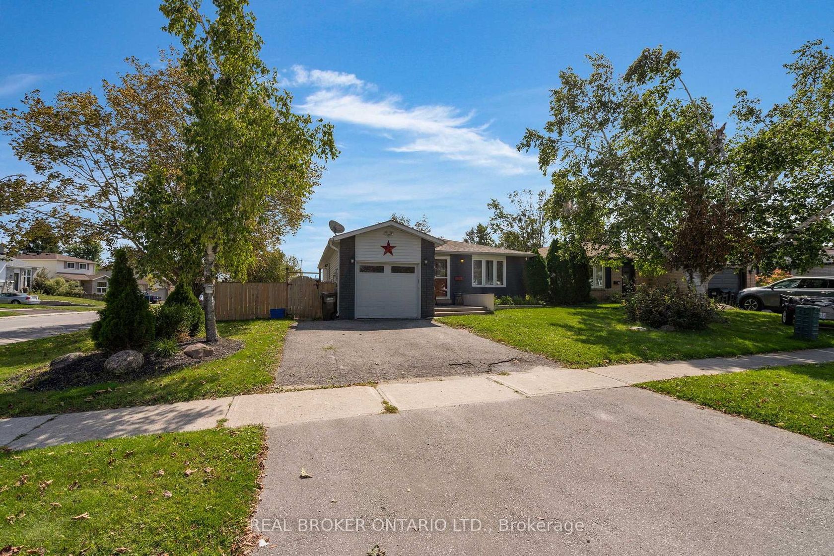 37 Hickling Trail, Grove East, Barrie photo number 2