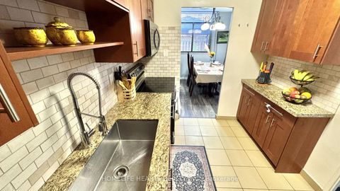Photo 10 at 149 - 2645 Jane Street, Jane Heights, Toronto