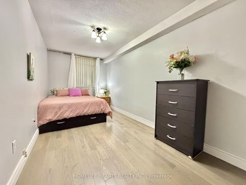 Photo 17 at 149 - 2645 Jane Street, Jane Heights, Toronto