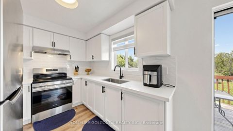 Photo 11 at 1304 Vincent Crescent, Alcona, Innisfil