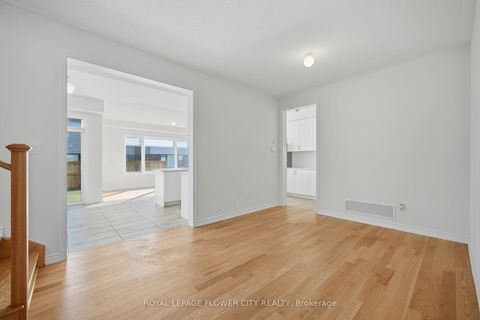 Photo 10 at 44 Rochester Drive, Rural Barrie Southeast, Barrie