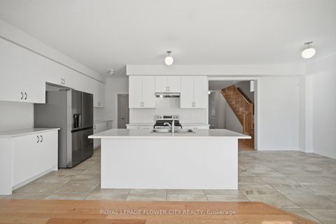 Photo 12 at 44 Rochester Drive, Rural Barrie Southeast, Barrie