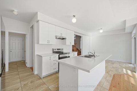 Photo 13 at 44 Rochester Drive, Rural Barrie Southeast, Barrie