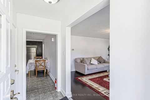 Photo 2 at 246 ELLINGTON Drive, Maryvale, Toronto