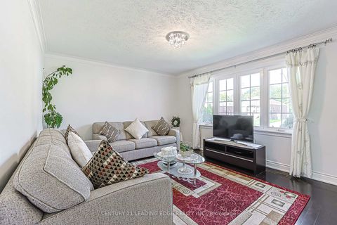Photo 4 at 246 ELLINGTON Drive, Maryvale, Toronto