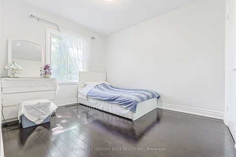 Photo 16 at 246 ELLINGTON Drive, Maryvale, Toronto