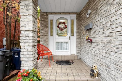 Photo 5 at 86 Halfmoon Square, Highland Creek, Toronto