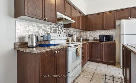 Photo 1 at 3 Herzberg Gardens, York University Heights, Toronto