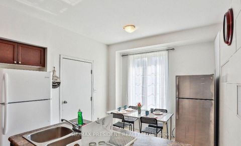 Photo 2 at 3 Herzberg Gardens, York University Heights, Toronto