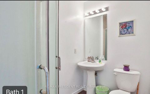 Photo 12 at 3 Herzberg Gardens, York University Heights, Toronto