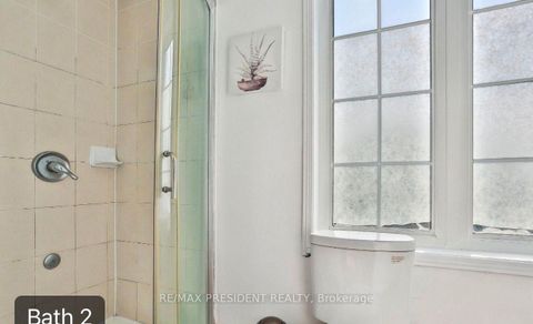 Photo 13 at 3 Herzberg Gardens, York University Heights, Toronto