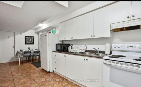 Photo 16 at 3 Herzberg Gardens, York University Heights, Toronto