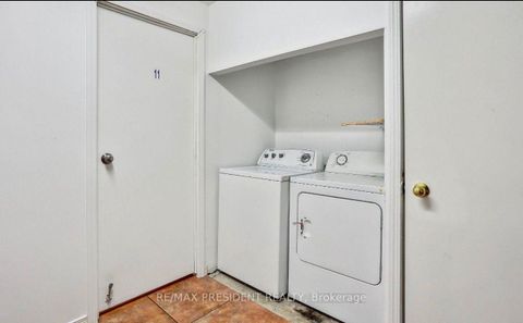 Photo 17 at 3 Herzberg Gardens, York University Heights, Toronto