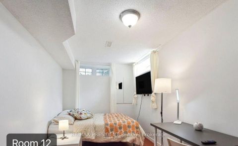 Photo 20 at 3 Herzberg Gardens, York University Heights, Toronto
