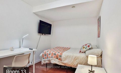 Photo 21 at 3 Herzberg Gardens, York University Heights, Toronto