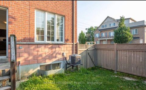 Photo 22 at 3 Herzberg Gardens, York University Heights, Toronto