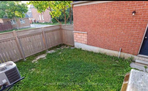 Photo 23 at 3 Herzberg Gardens, York University Heights, Toronto