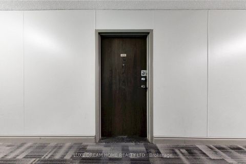 Photo 2 at 409 - 370 Dixon Road, The Westway, Toronto