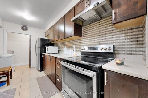 Photo 13 at 409 - 370 Dixon Road, The Westway, Toronto