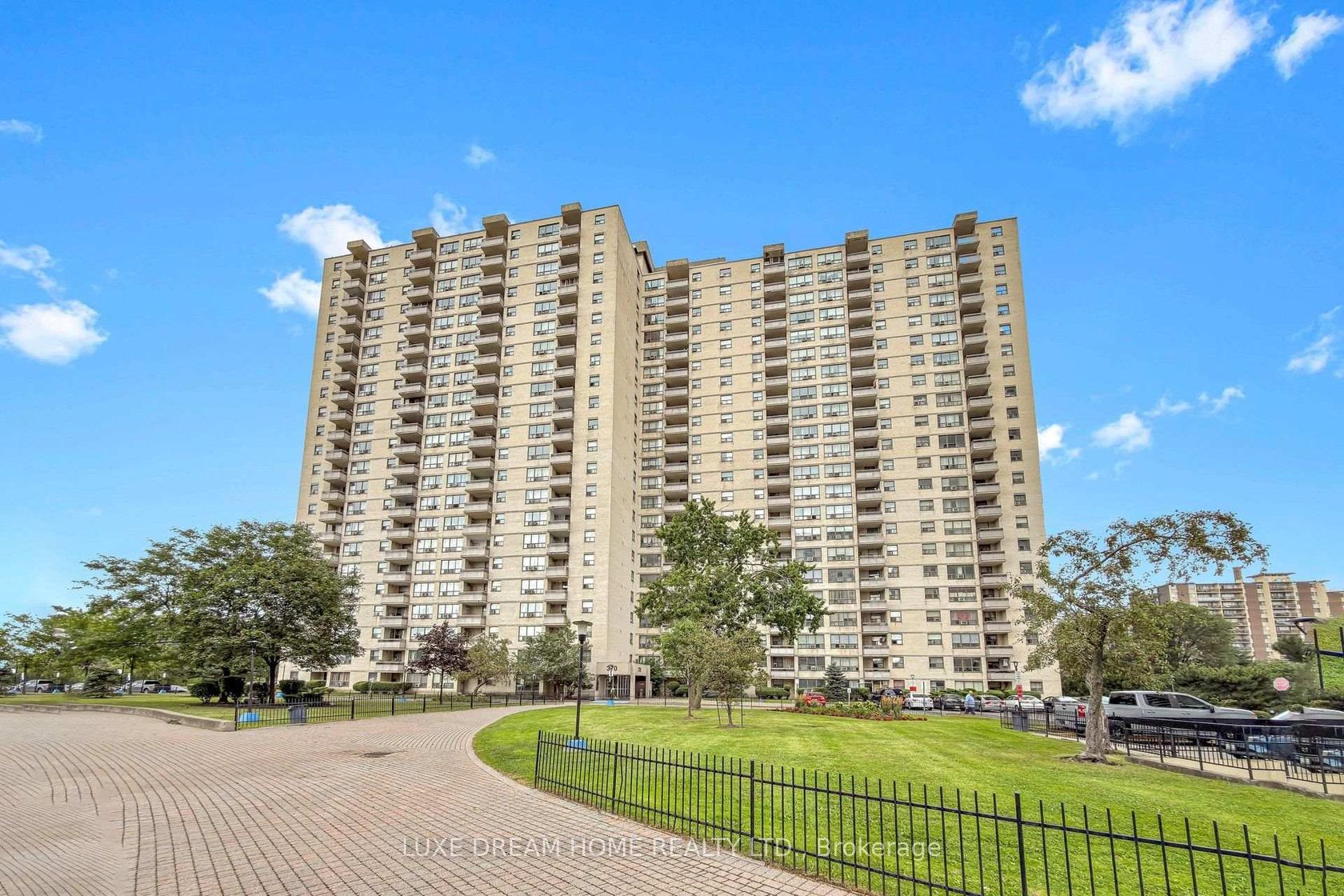 409 - 370 Dixon Road, The Westway, Toronto photo number 2