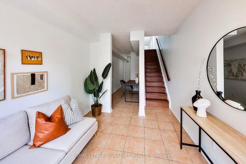 Photo 3 at 1 Crawford Street, Niagara, Toronto