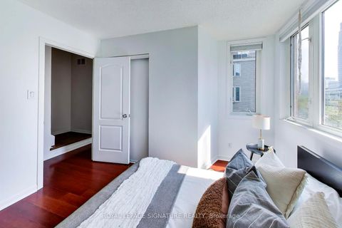 Photo 14 at 1 Crawford Street, Niagara, Toronto