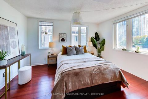 Photo 17 at 1 Crawford Street, Niagara, Toronto