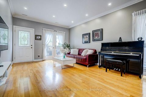 Photo 8 at 82 David Dunlap Circle, Don Mills, Toronto