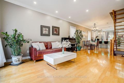 Photo 9 at 82 David Dunlap Circle, Don Mills, Toronto