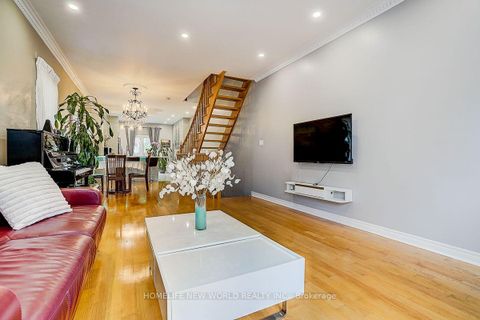 Photo 10 at 82 David Dunlap Circle, Don Mills, Toronto