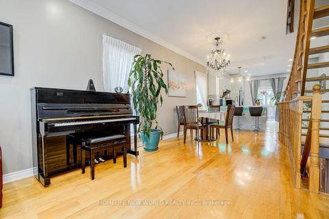 Photo 12 at 82 David Dunlap Circle, Don Mills, Toronto