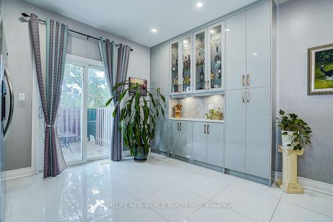 Photo 21 at 82 David Dunlap Circle, Don Mills, Toronto