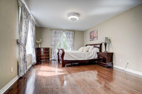 Photo 35 at 82 David Dunlap Circle, Don Mills, Toronto