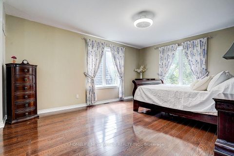 Photo 36 at 82 David Dunlap Circle, Don Mills, Toronto