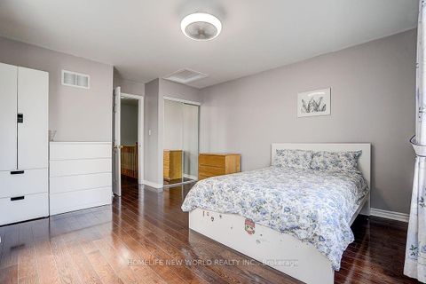 Photo 40 at 82 David Dunlap Circle, Don Mills, Toronto