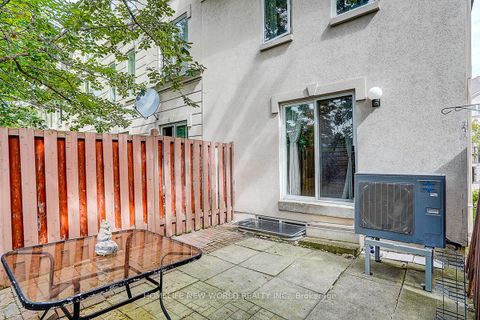 Photo 46 at 82 David Dunlap Circle, Don Mills, Toronto