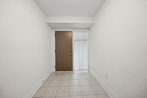 Photo 2 at 36 Kenneth Wood Crescent, Newtonbrook East, Toronto