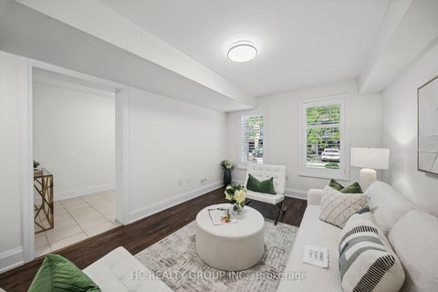 Photo 5 at 36 Kenneth Wood Crescent, Newtonbrook East, Toronto