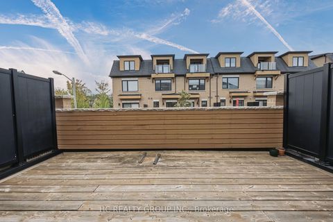 Photo 18 at 36 Kenneth Wood Crescent, Newtonbrook East, Toronto
